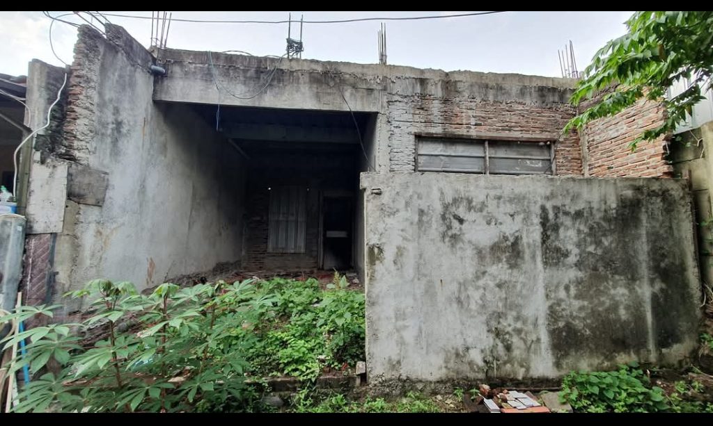 Rumah Setengah Jadi Meruya