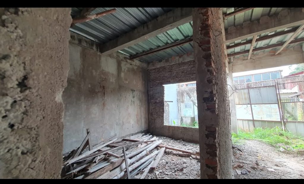 Rumah Setengah Jadi Meruya