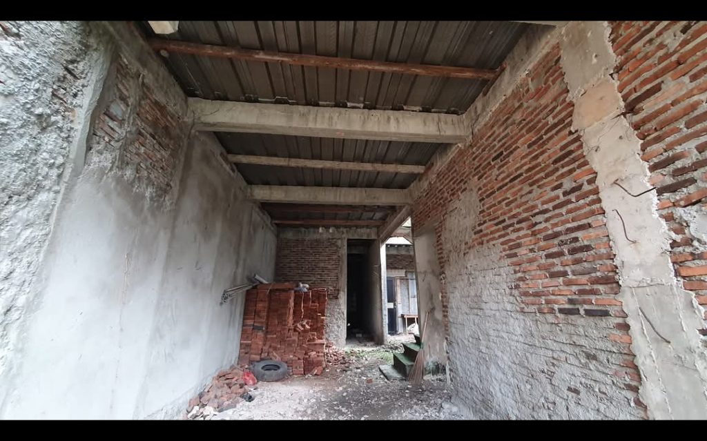 Rumah Setengah Jadi Meruya